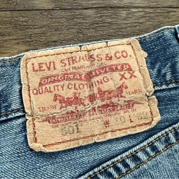 Petros Upcycled Vintage Womens 30 Levi’s 501 Jean Shorts Distressed High Waisted - Picture 5 of 8